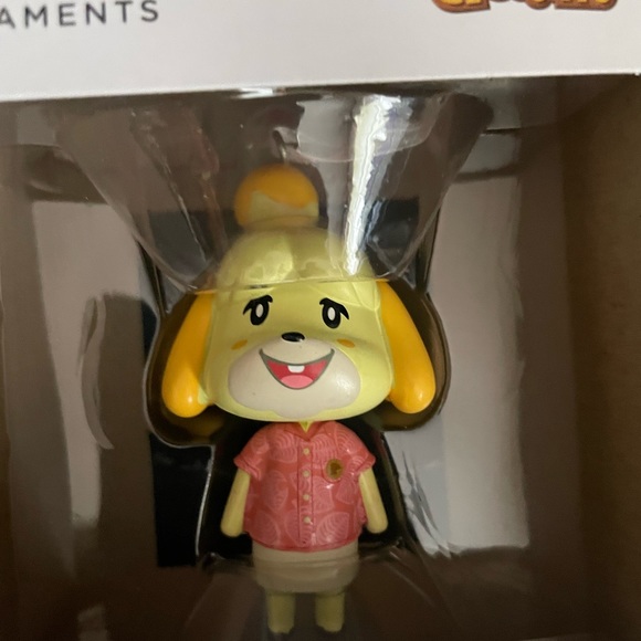 Hallmark 2021 Animal Crossing Isabelle ornament - Picture 6 of 7